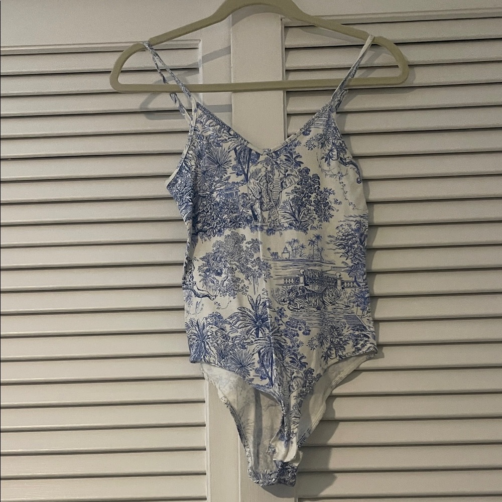 H&M Blue and White Patterned Top